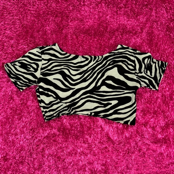 MOTEL TIGER PRINT CROP TOP 💋 - Picture 2 of 3